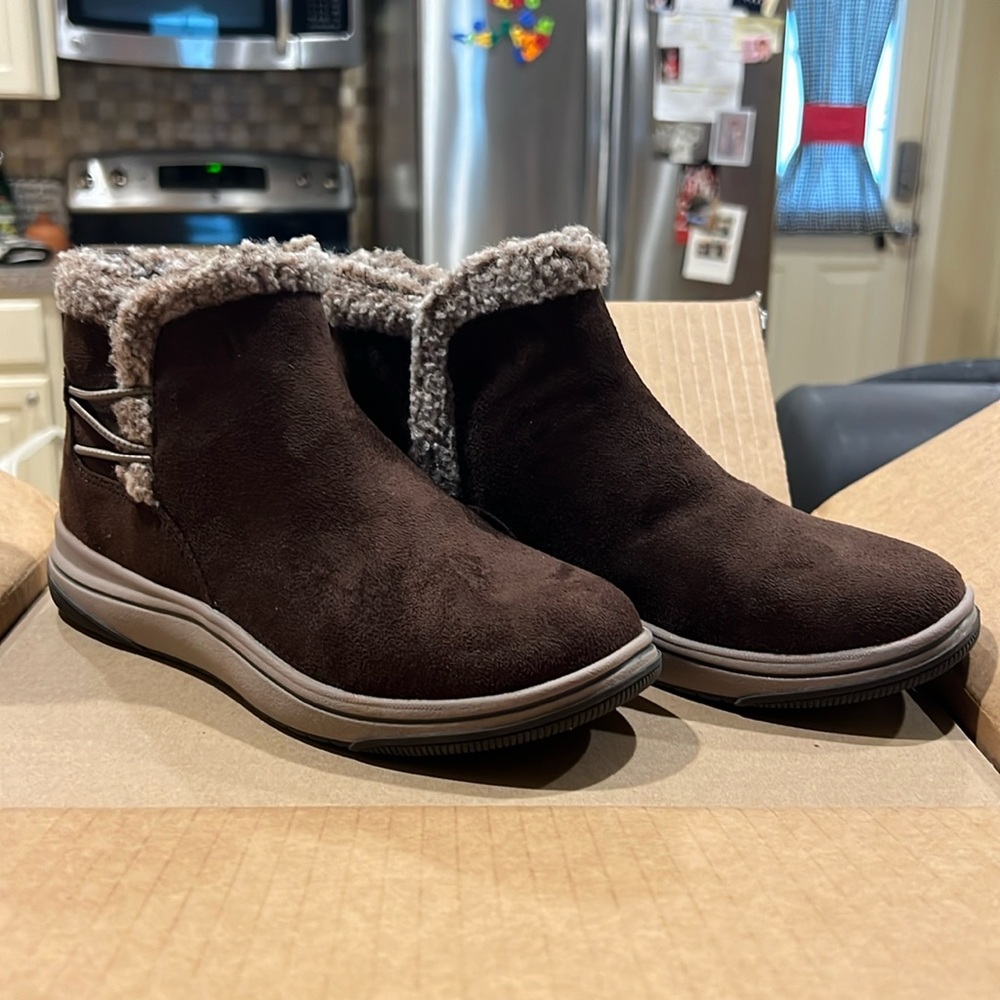 Clark's Cloudstepper Brown Sherpa-lined Booties